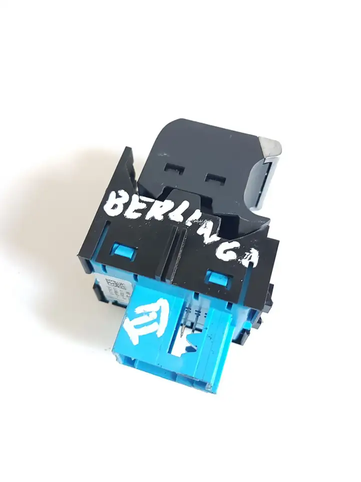 Citroen Berlingo (2018 - ) 9813146377 Кнопка ручного тормоза — фото 4