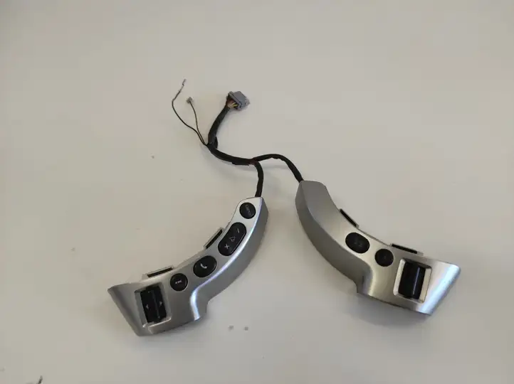 Nissan Qashqai (2006 - 2010) JD16D3621 Кнопки на рулевом колесе — фото 1