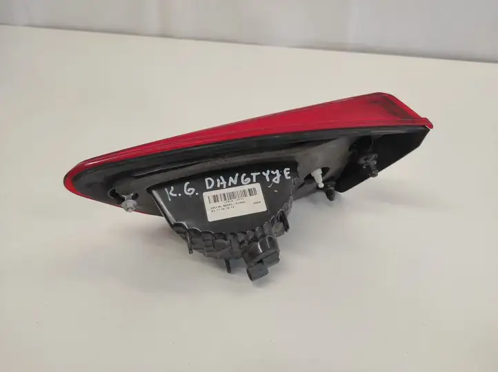 Subaru Impreza V (2016 - 2023) 161116 Задний фонарь в крышке багажника — фото 4