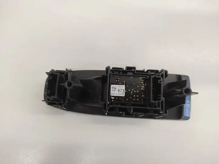 Subaru Impreza V (2016 - 2023) 83071FL28A Блок кнопок стеклоподъемников — фото 3