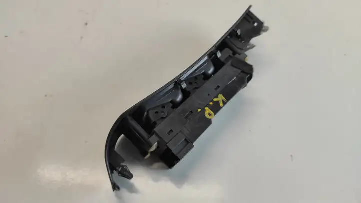 Subaru Legacy (1999 - 2003) 83071AE022 Кнопка стеклоподъемников — фото 2