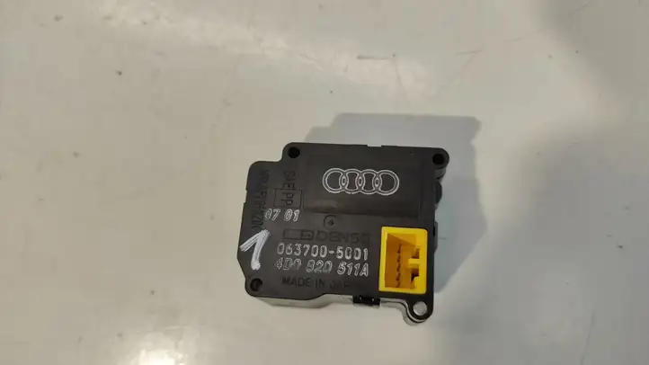 Audi A8 S8 D2 4D (1999 - 2002) 4D0820511A Двигатель задвижки потока воздуха — фото 1