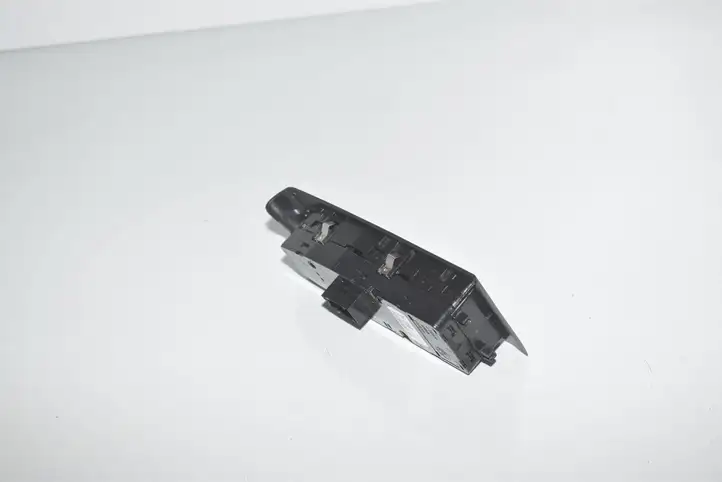 BMW 2 F45 (2014 - 2021) Кнопка стеклоподъемников — фото 4