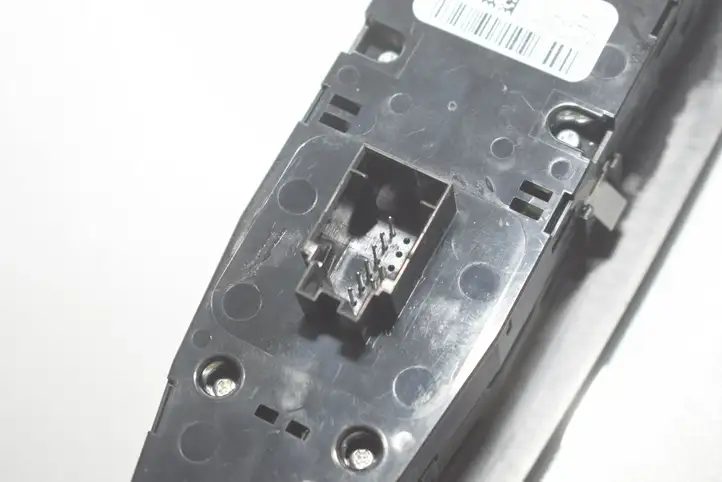BMW 2 F45 (2014 - 2021) Кнопка стеклоподъемников — фото 6