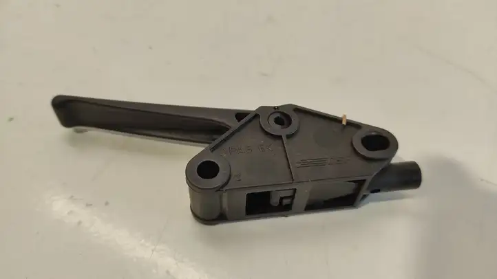 Peugeot 407 (2004 - 2011) Ручка открытия капота — фото 3