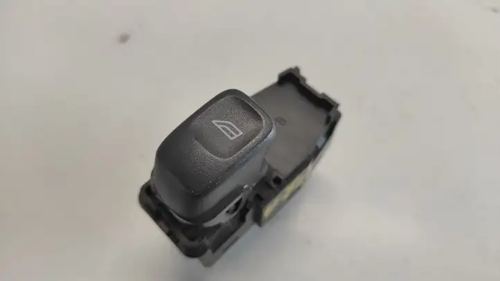 Volvo V70 (2000 - 2004) 9472275 Кнопка стеклоподъемников — фото 1
