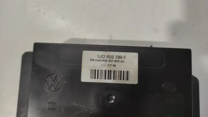 Volkswagen PASSAT B5 (1997 - 2000) 1J0959799F Модуль комфорта — фото 3