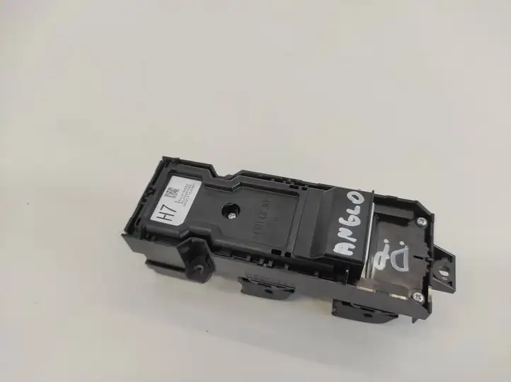 Toyota RAV 4 (XA50) (2018 - ) 8404042050 Блок кнопок стеклоподъемников — фото 4