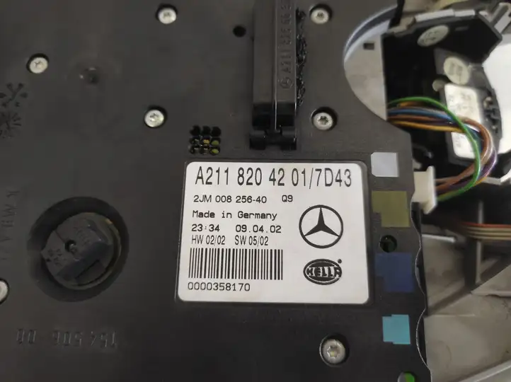 Mercedes-Benz E W211 (2002 - 2009) A2118204201 Передняя подсветка — фото 6