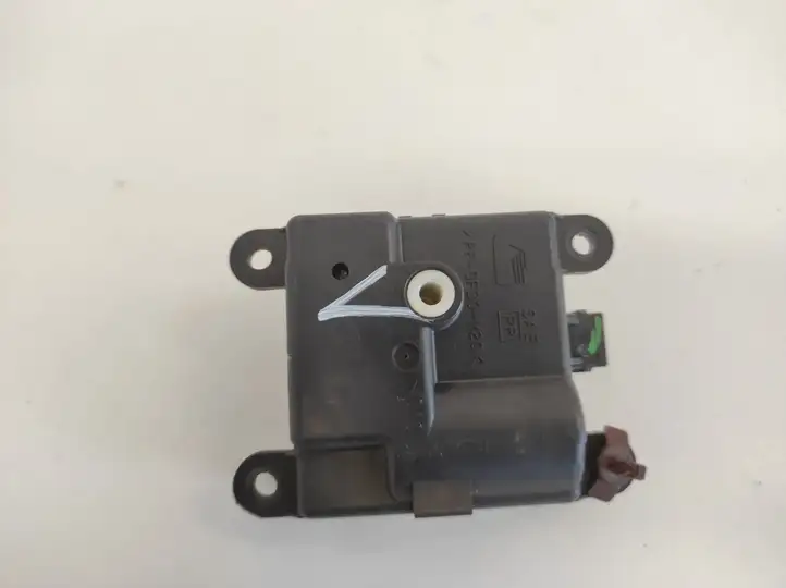 Nissan Qashqai (2006 - 2010) 3K01030840 Двигатель задвижки потока воздуха — фото 1