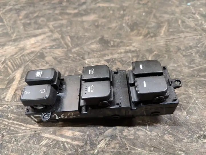 Kia Optima (2010 - 2013) 935702T030 Кнопка стеклоподъемников — фото 1