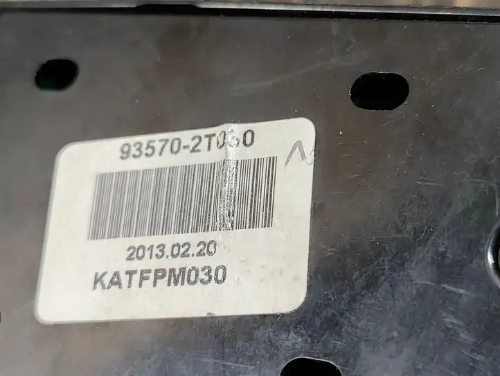 Kia Optima (2010 - 2013) 935702T030 Кнопка стеклоподъемников — фото 4
