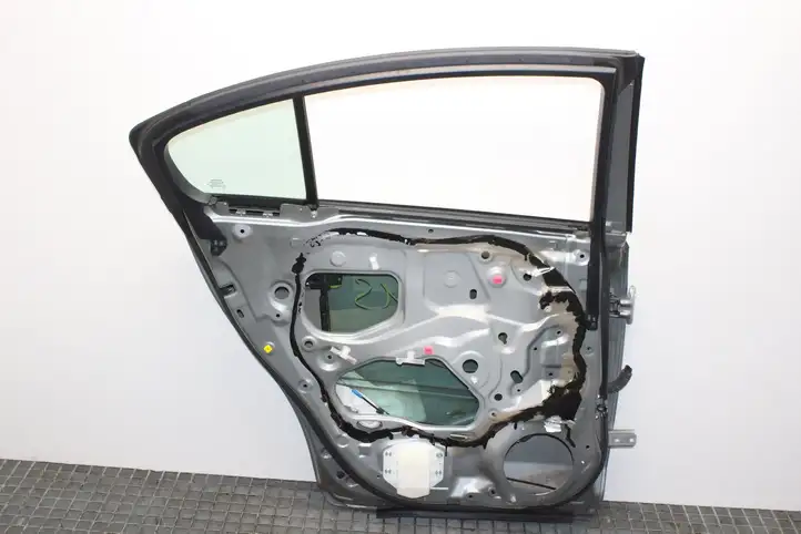 Toyota Avensis T270 (2009 - 2012) Задняя дверь — фото 11