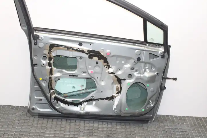 Toyota Avensis T270 (2009 - 2012) Дверь — фото 3