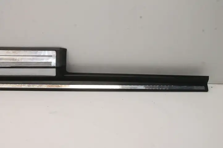 Mercedes-Benz S W220 (1998 - 2006) A2206804335 Внутренняя отделка переднего порога — фото 8
