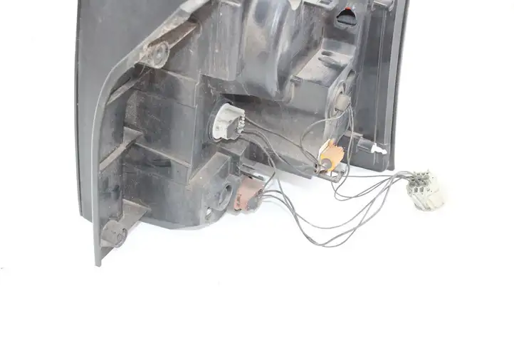 Land Rover Range Rover Sport L320 (2005 - 2009) Задний фонарь в кузове — фото 11