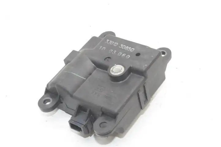 Nissan Qashqai (2010 - 2013) 3J01030850 Двигатель задвижки потока воздуха — фото 1