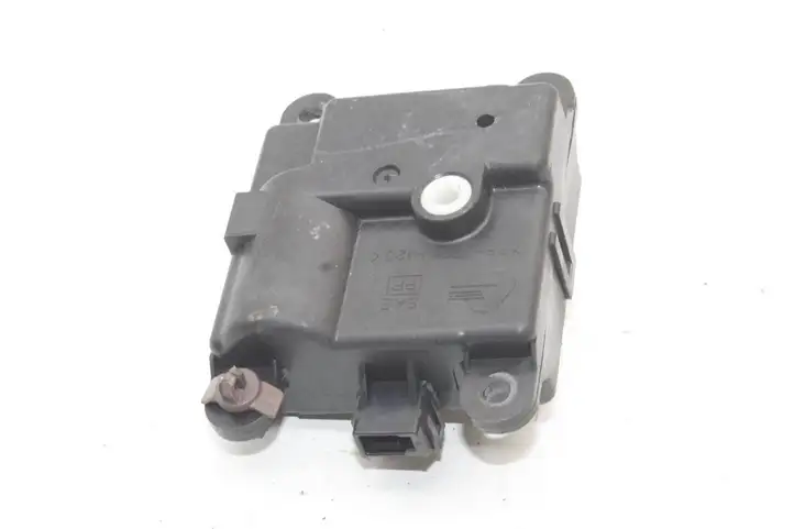 Nissan Qashqai (2010 - 2013) 3K01030840 Двигатель задвижки потока воздуха — фото 2