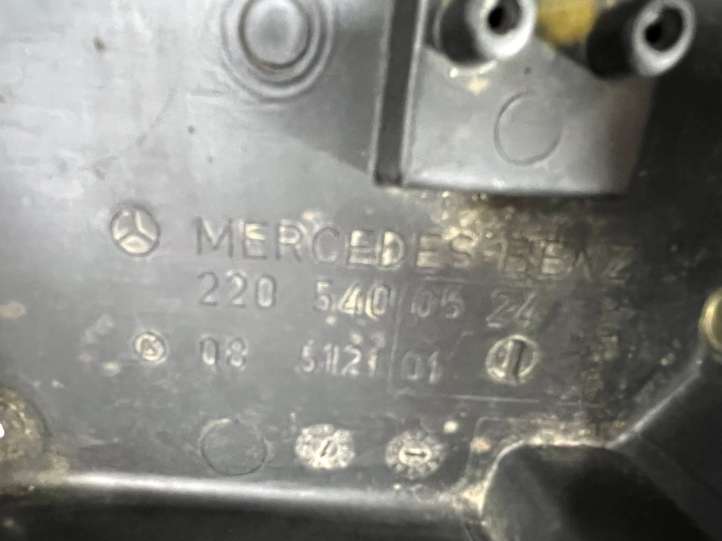 Mercedes-Benz S W220 (1998 - 2006)  2205400524 Крышка ящика предохранителей