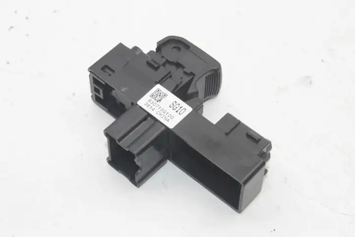 Subaru Forester SJ (2013 - 2018) 83071SG100 Кнопка фаркопа в багажнике — фото 3