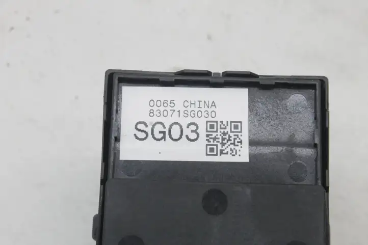Subaru Forester SJ (2013 - 2018) 83071SG030 Кнопка фаркопа в багажнике — фото 4