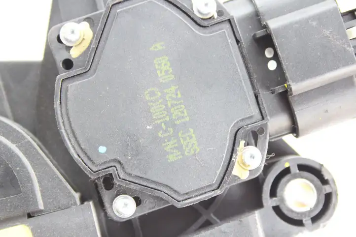 Opel Antara (2011 - 2017) 20905700 Педаль акселератора — фото 6
