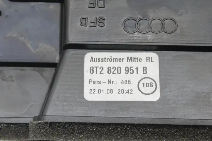 Audi A4 S4 B8 8K (2007 - 2011) 8T2820951B Воздушная решетка панели — фото 7