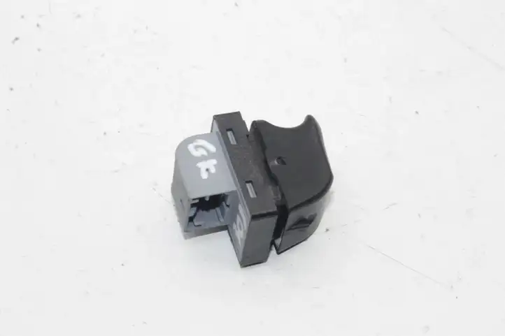 Audi A4 S4 B8 8K (2007 - 2011) 8K0959855 Кнопка фаркопа в багажнике — фото 3