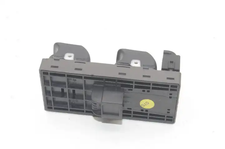 Audi A4 S4 B8 8K (2007 - 2011) 8K0959851 Кнопка фаркопа в багажнике — фото 3