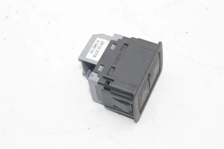 Audi A4 S4 B8 8K (2007 - 2011) 4F0962109 Кнопка фаркопа в багажнике — фото 3