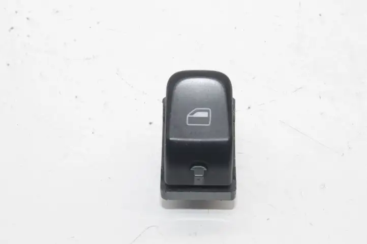 Audi A4 S4 B8 8K (2007 - 2011) 8K0959855 Кнопка фаркопа в багажнике — фото 1
