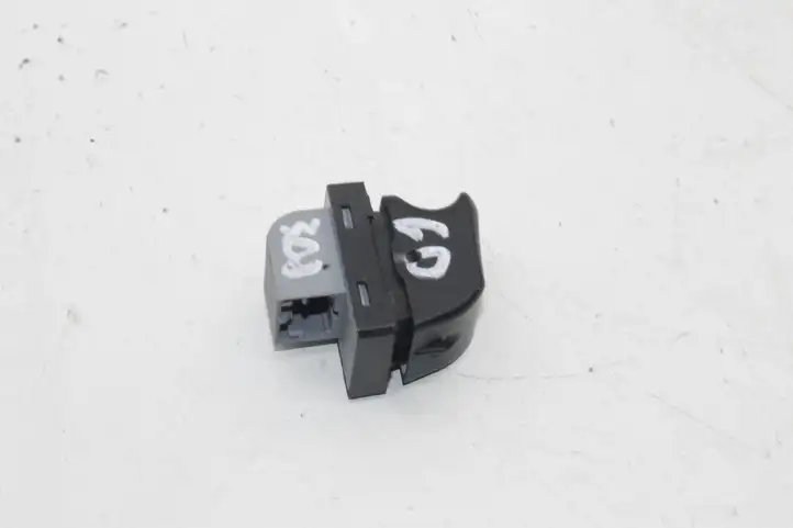 Audi A4 S4 B8 8K (2007 - 2011) 8K0959855 Кнопка фаркопа в багажнике — фото 3