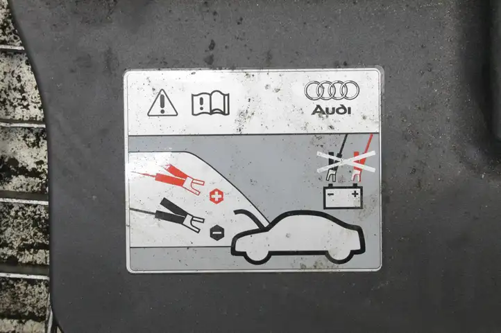 Audi A4 S4 B8 8K (2007 - 2011) 8T0012116A Обшивка ниши запасного колеса — фото 8