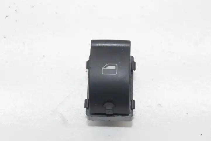 Audi TT TTS Mk2 (2006 - 2010) 8E0959855 Кнопка фаркопа в багажнике — фото 1