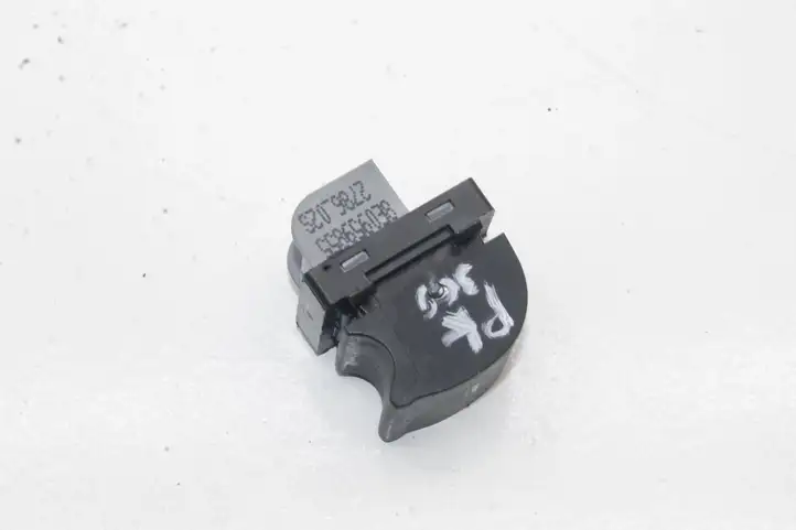 Audi TT TTS Mk2 (2006 - 2010) 8E0959855 Кнопка фаркопа в багажнике — фото 4