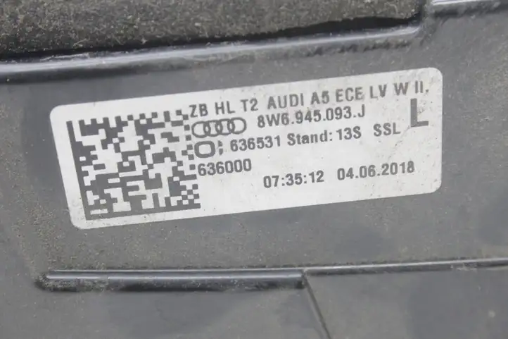 Audi A5 (2016 - ) 8W6945093J Задний фонарь в крышке багажника — фото 6