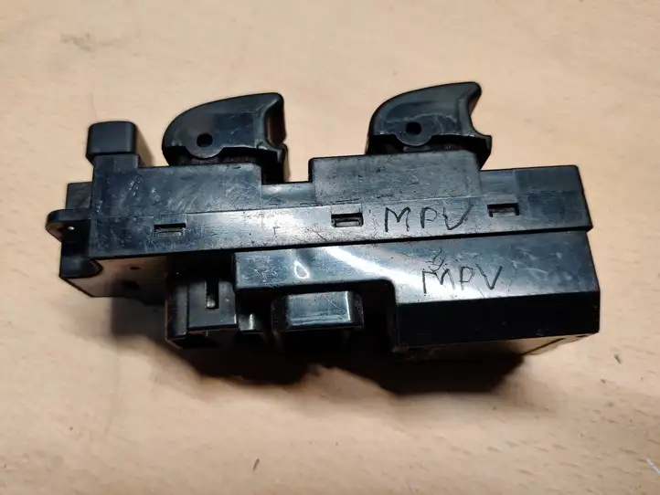 Mazda MPV (1999 - 2006) C8HD182 Кнопка стеклоподъемников — фото 2