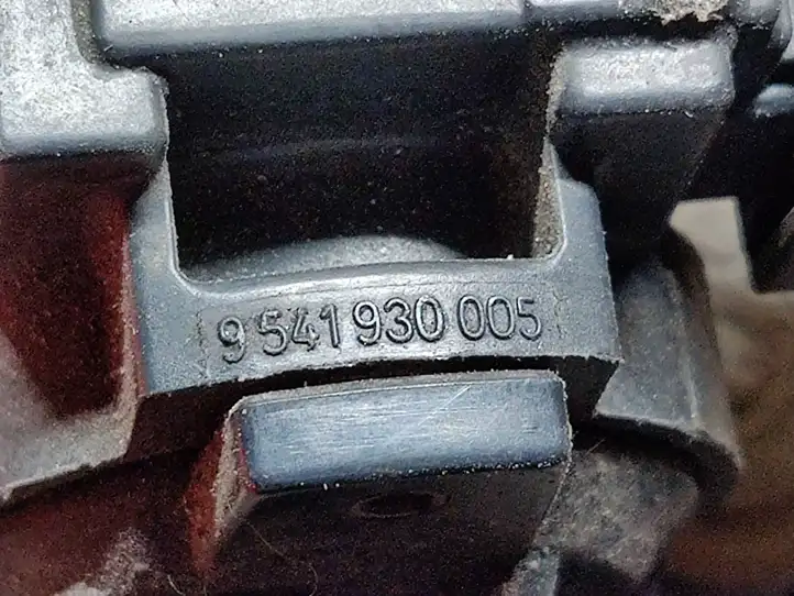 Kia Magentis (2001 - 2003) 9510037320 Дроссельная заслонка — фото 3