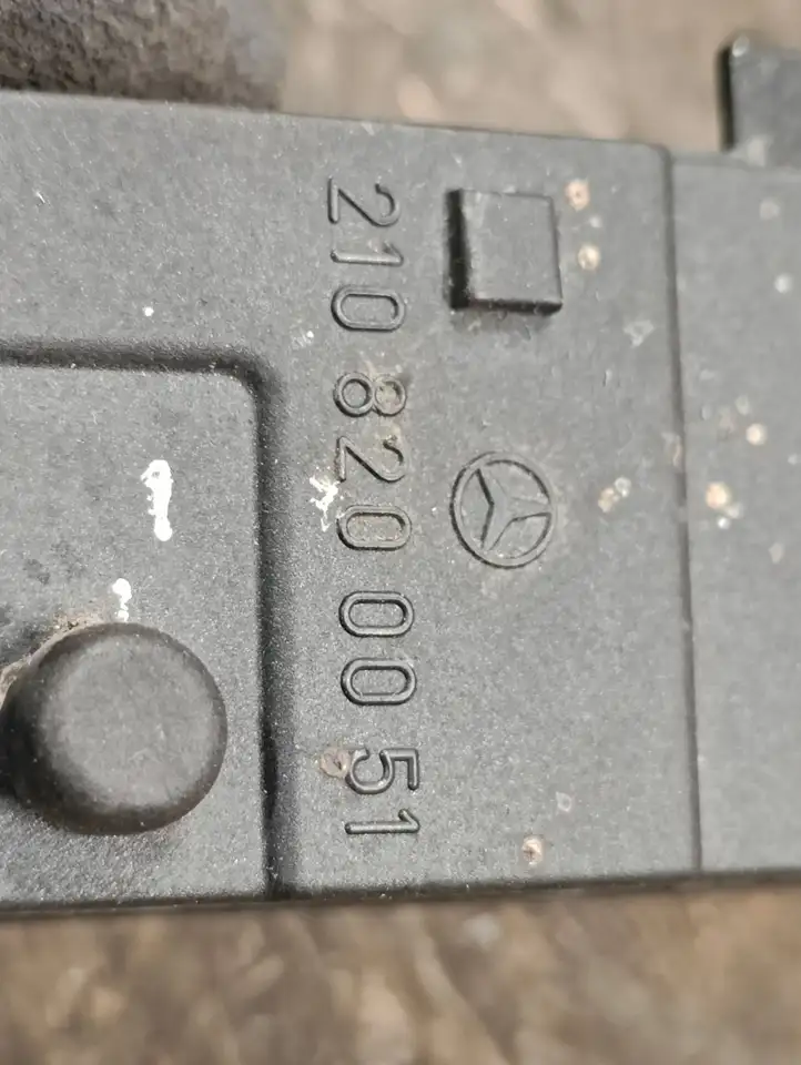 Mercedes-Benz E W210 (1995 - 2002) 2108200051 Включатель обогрева — фото 3
