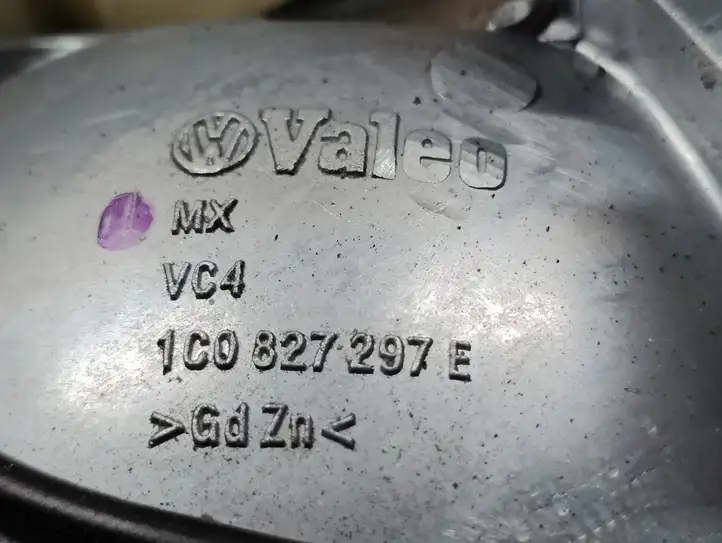 Volkswagen New Beetle (1997 - 2005) 1C0827297E Ручка крышки багажника — фото 4
