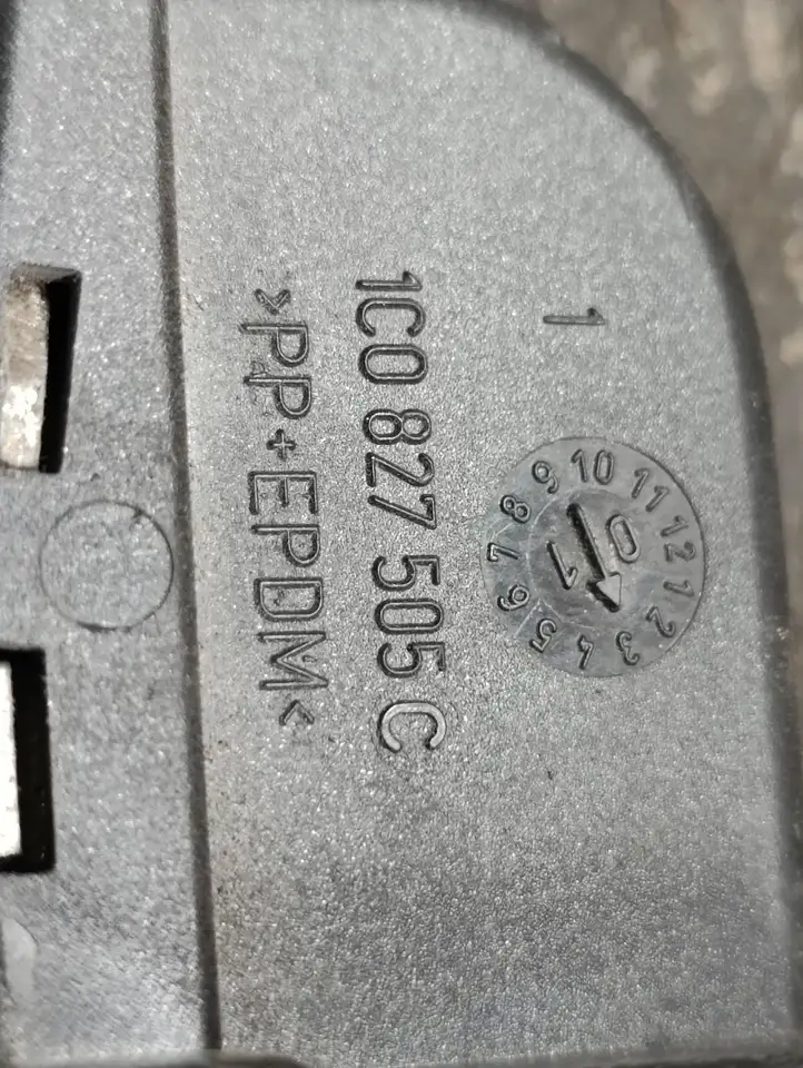 Volkswagen New Beetle (1997 - 2005) 1C0827505C Замок крышки багажника — фото 4