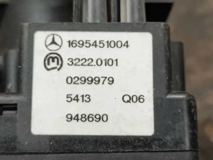 Mercedes-Benz A W169 (2004 - 2012) 1695451004 Включатель фонарей — фото 5