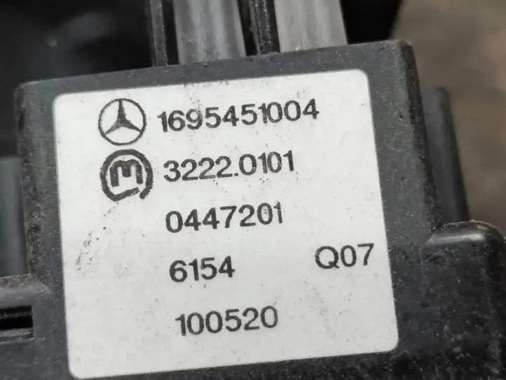 Mercedes-Benz A W169 (2004 - 2012) 1695451004 Включатель фонарей — фото 4