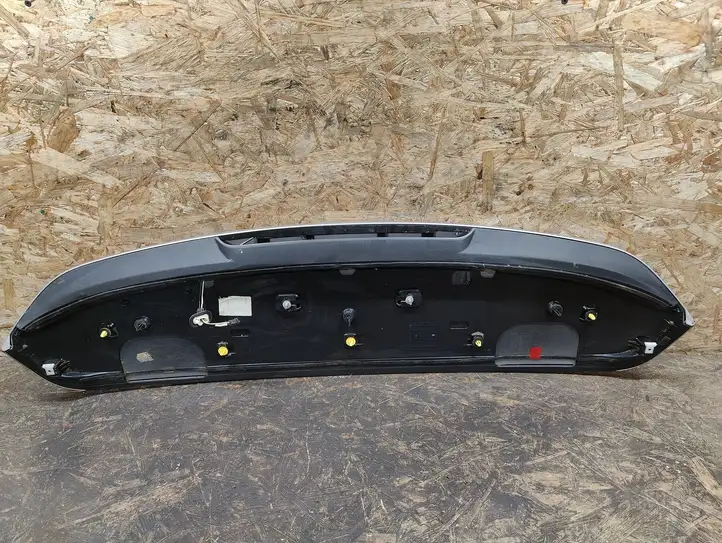 Audi Q3 8U (2011 - 2014) 8U0827933F Спойлер заднего стекла — фото 2