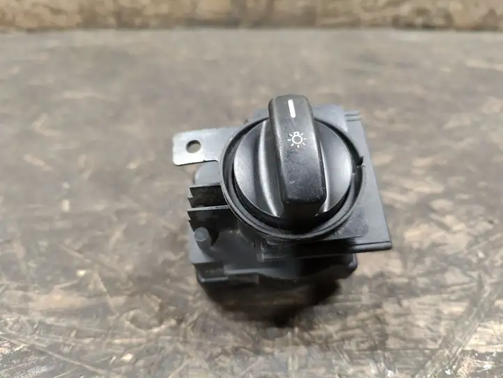Mercedes-Benz A W169 (2004 - 2012) 1695451004 Включатель фонарей — фото 1