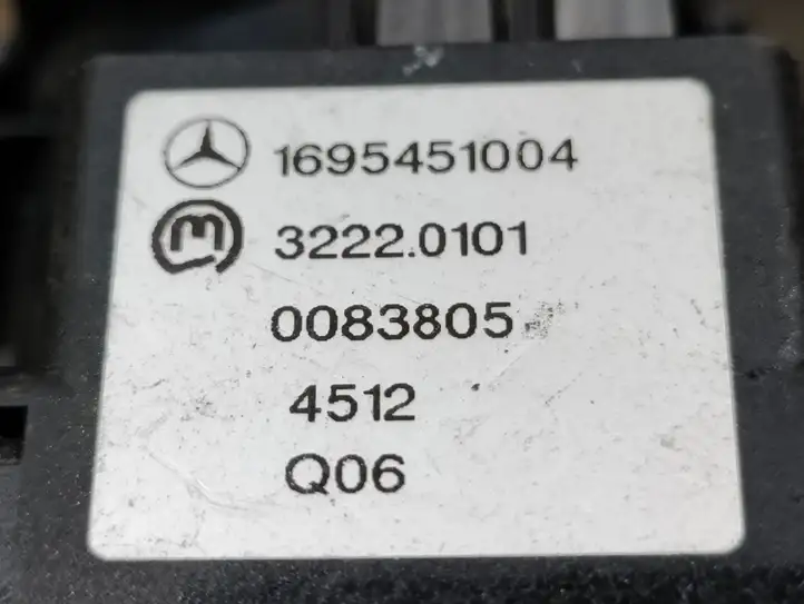 Mercedes-Benz A W169 (2004 - 2012) 1695451004 Включатель фонарей — фото 3