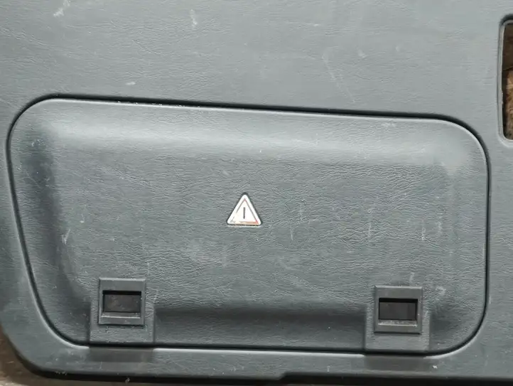 Mercedes-Benz ML W163 (1997 - 2005) A1637401070 Обшивка багажника — фото 3