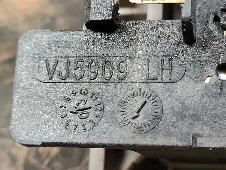Chrysler Pacifica (2003 - 2008) VJ5909 Задняя подсветка — фото 4