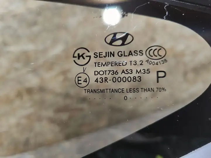 Hyundai ix35 (2009 - 2013) 878102S000 Заднее боковое стекло — фото 2
