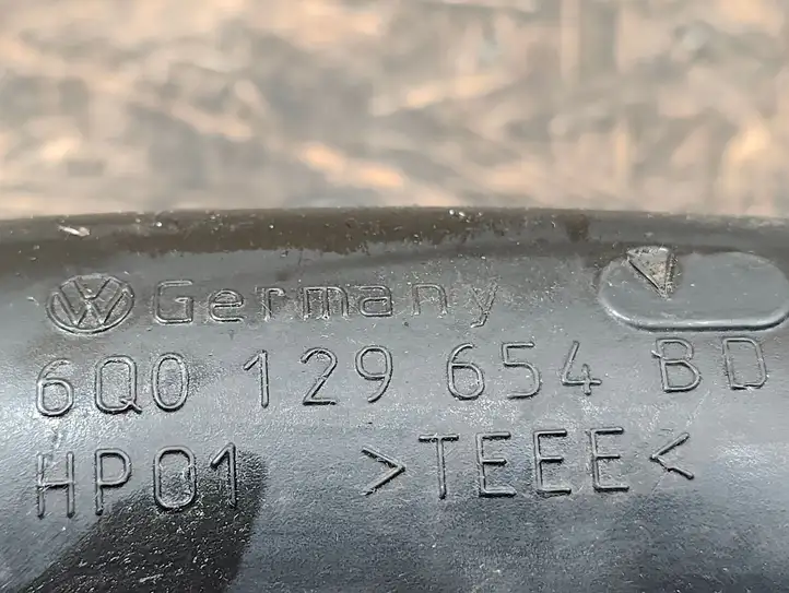 Seat Ibiza III (6L) (2002 - 2008) 6Q0129654BD Трубка подачи воздуха — фото 4